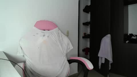 Snapshot of venelope1 chatting on May 2026 02:41:01 AM Venelope 3 online show from May 2026 02:41:01 AM