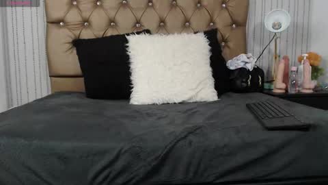 veneno hot online show from February 2025 05:20:01 PM