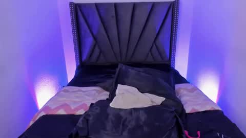 Miss  B. online show from March 2025 01:42:02 AM