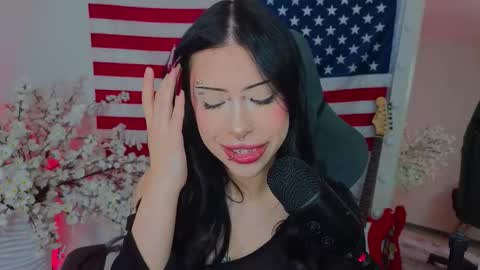 Snapshot of venomeowww_ chatting on March 2026 04:20:02 AM Vivian online show from March 2026 04:20:02 AM