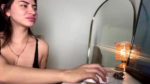 Snapshot of venus_art11 chatting on April 2026 08:33:02 PM venus_art11 online show from April 2026 08:33:02 PM