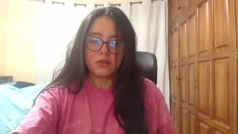 Snapshot of venus_cat_ chatting on June 2026 04:39:01 AM Venus online show from June 2026 04:39:01 AM