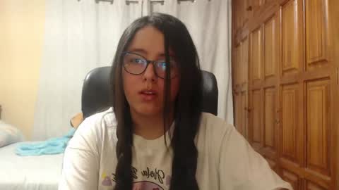 Snapshot of venus_cat_ chatting on June 2026 05:52:01 AM Venus online show from June 2026 05:52:01 AM