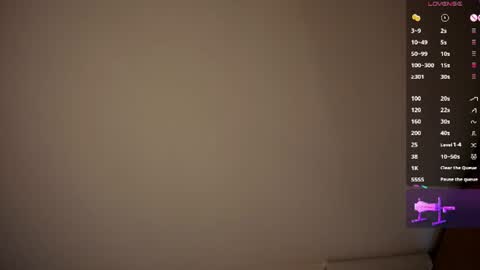 Snapshot of venus_leroy chatting on June 2026 10:11:01 PM Venus online show from June 2026 10:11:01 PM