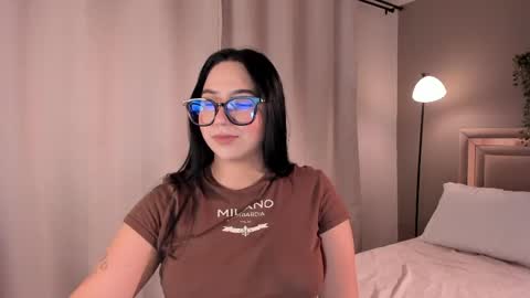 Snapshot of venus_reid chatting on April 2026 05:32:02 AM venus_reid online show from April 2026 05:32:02 AM