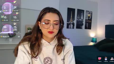 Mia online show from September 2025 01:04:01 PM