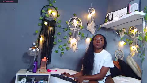 Snapshot of venusbsq chatting on February 2025 10:03:02 PM Venus online show from February 2025 10:03:02 PM