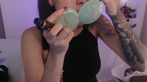 Venus Evans online show from February 2025 09:15:01 PM