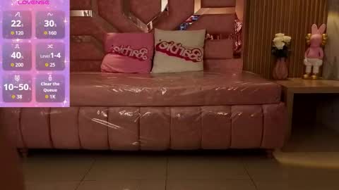 venuss online show from February 2026 09:18:02 PM