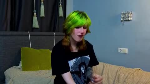 Erica online show from October 2025 08:53:02 PM