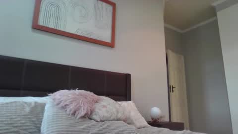 vera1983xx online show from December 2024 12:06:01 PM