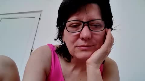 Snapshot of vera_elle chatting on April 2026 06:35:02 AM Vera online show from April 2026 06:35:02 AM