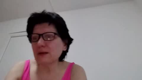 Snapshot of vera_elle chatting on April 2026 07:58:02 PM Vera online show from April 2026 07:58:02 PM