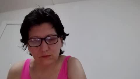 Snapshot of vera_elle chatting on April 2026 05:36:01 PM Vera online show from April 2026 05:36:01 PM