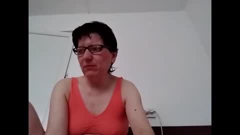 Snapshot of vera_elle chatting on April 2026 05:58:01 AM Vera online show from April 2026 05:58:01 AM