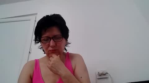 Snapshot of vera_elle chatting on May 2026 06:18:02 AM Vera online show from May 2026 06:18:02 AM