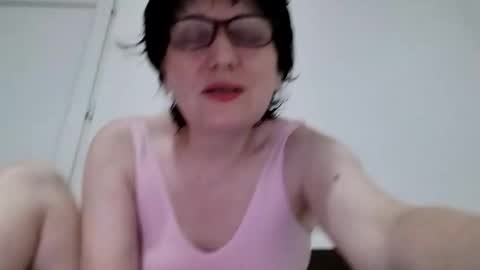 Snapshot of vera_elle chatting on June 2026 12:04:02 AM Vera online show from June 2026 12:04:02 AM