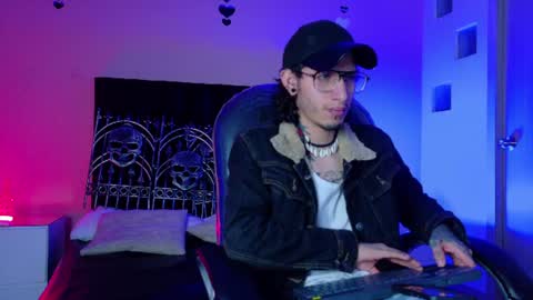 Snapshot of vergil_noir chatting on June 2026 04:37:01 AM vergil_noir online show from June 2026 04:37:01 AM