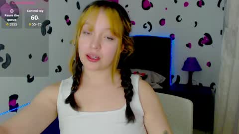 Snapshot of vero_doll12 chatting on May 2026 01:50:01 PM Verinica online show from May 2026 01:50:01 PM