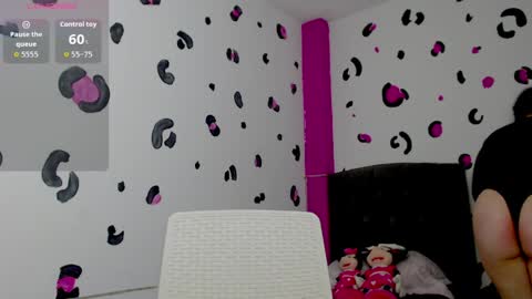 Snapshot of vero_doll12 chatting on May 2026 01:41:02 PM Verinica online show from May 2026 01:41:02 PM