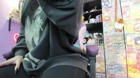     online show from October 2025 11:13:02 PM