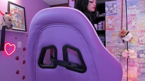     online show from December 2025 12:06:01 AM