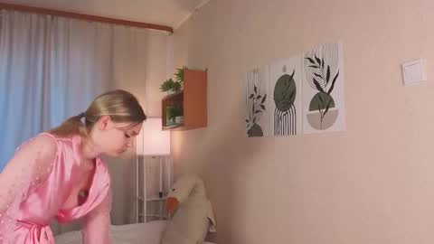 Snapshot of verocat chatting on September 2025 04:12:01 AM Veronica online show from September 2025 04:12:01 AM