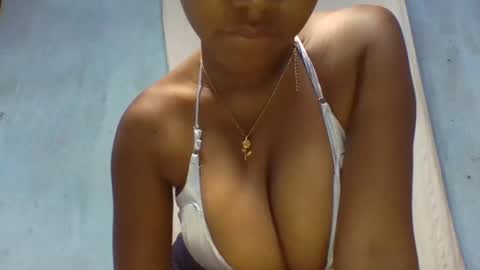 verolla31 online show from December 2024 05:33:01 PM