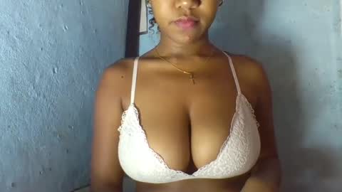 verolla31 online show from February 2025 01:08:02 PM