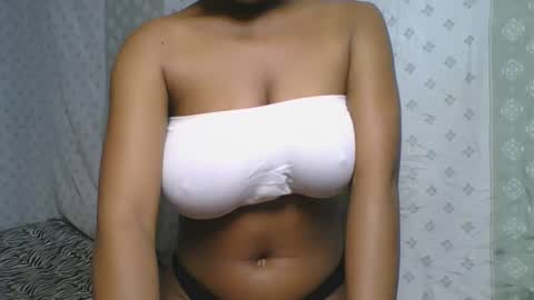 verolla31 online show from September 2025 02:08:01 PM