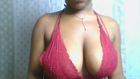 verolla31 online show from October 2025 12:58:01 PM