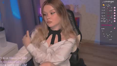 Snapshot of veronaaura chatting on October 2025 10:54:02 PM Tiffany online show from October 2025 10:54:02 PM