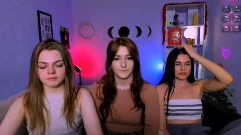 Ronni online show from April 2026 07:14:01 PM