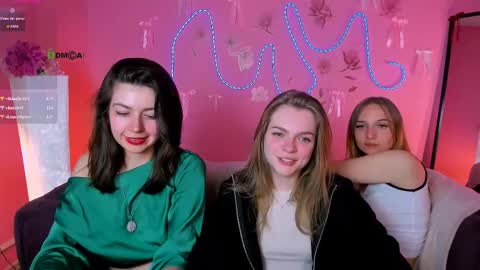 Ronni online show from May 2026 04:07:02 AM