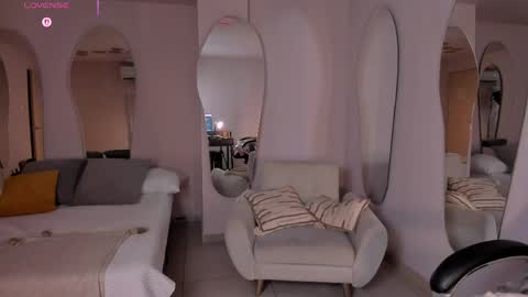 Snapshot of veronicablue1 chatting on March 2026 10:04:02 AM Vero online show from March 2026 10:04:02 AM