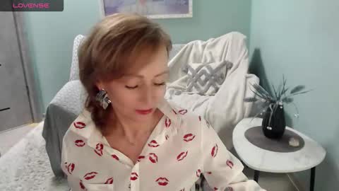 Helen online show from September 2025 06:03:01 AM