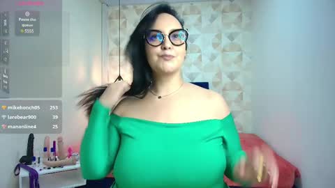 Snapshot of veroniicabbw chatting on February 2025 03:38:01 PM veroniicabbw online show from February 2025 03:38:01 PM