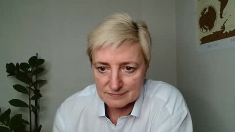 verony_ online show from March 2025 05:38:02 PM