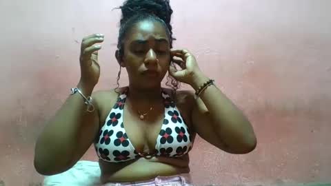 Snapshot of verronique1511 chatting on February 2025 06:02:01 PM verronique1511 online show from February 2025 06:02:01 PM