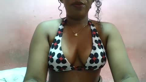 Snapshot of verronique1511 chatting on February 2025 05:40:02 AM verronique1511 online show from February 2025 05:40:02 AM