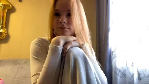 Snapshot of vertiegartrell chatting on May 2026 03:23:02 AM Lina online show from May 2026 03:23:02 AM