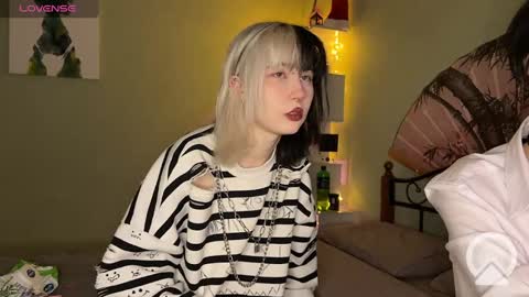 veryraretwins online show from January 2025 10:40:01 PM