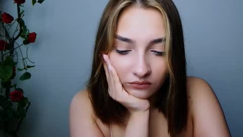 Ana online show from November 2025 01:21:02 PM