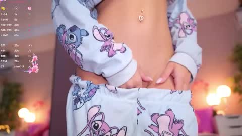 Snapshot of vesia chatting on October 2025 06:46:02 AM Vesia Sentiri online show from October 2025 06:46:02 AM