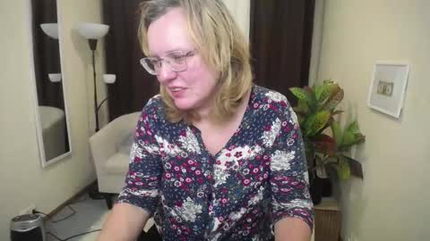 vestawoody online show from November 2025 01:18:02 PM