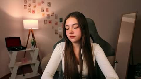 Rachel online show from November 2025 08:18:01 PM