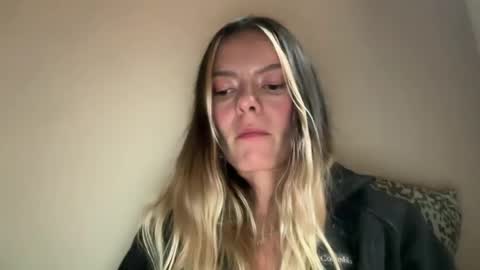 Snapshot of viajemos chatting on June 2026 10:11:01 PM papichulo y mamichula online show from June 2026 10:11:01 PM