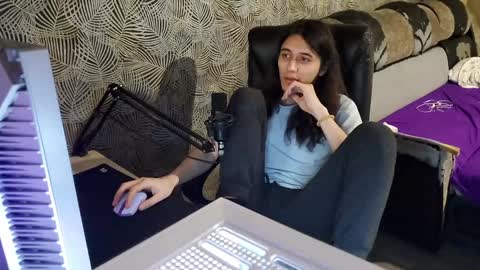 vialeras online show from December 2024 02:39:01 AM