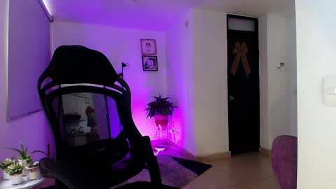 Snapshot of vianca_cruzz chatting on April 2026 08:25:02 PM Vianca Cruz online show from April 2026 08:25:02 PM