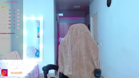 Ariana  online show from November 2025 06:18:02 PM